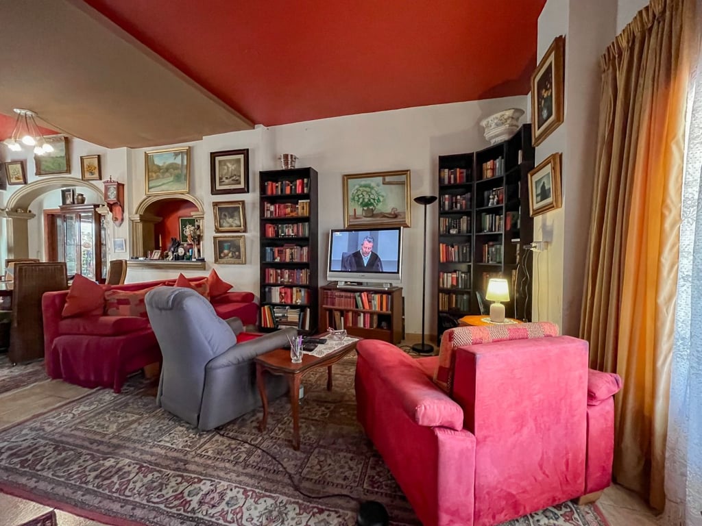 Casa a la venta en Dénia con licencia activa de restaurante en Las Marinas, a 500 m del mar, km - 35