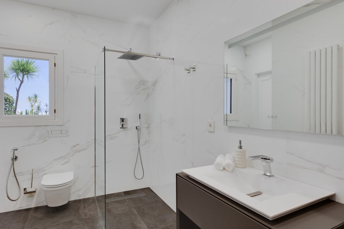 Propietat Rara a Calpe: Vila de Luxe Renovada + Casa per a Convidats en un Immens Terreny de 2,100 m²! - 22