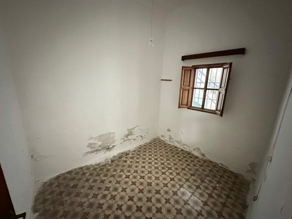 Casa de poble amb més de 100 anys d'història al nucli antic de Pego - 10