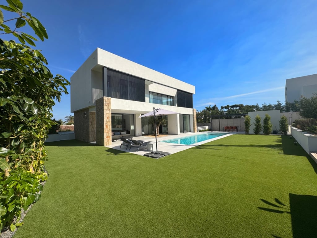 Chalet con vistas al Montgó, eficiencia energética A y piscina climatizada – Denia - 7