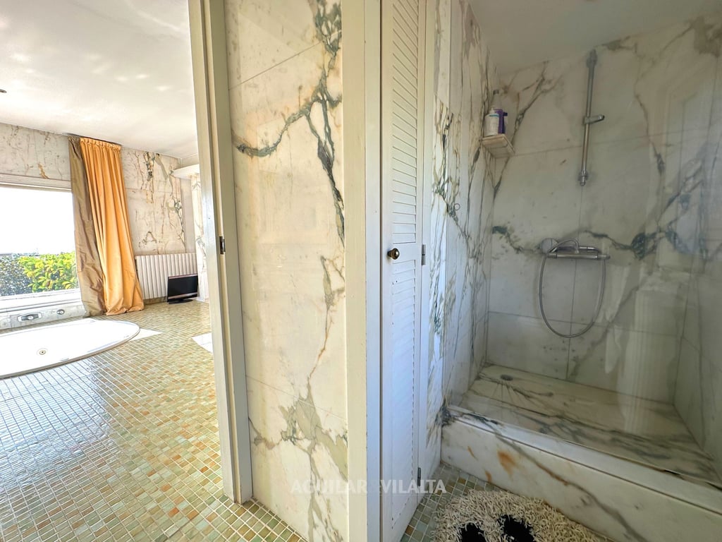 Exclusive villa in Can Teixidó with sea views - 64