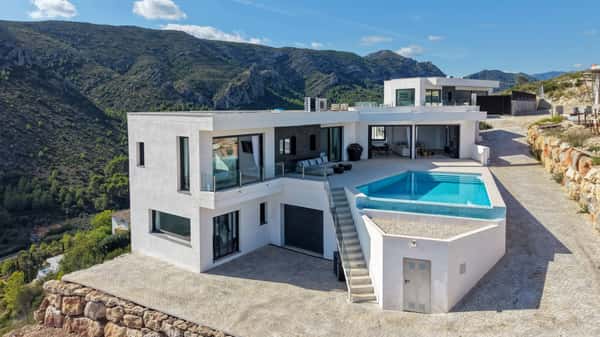 Villa en venta en Pedreguer