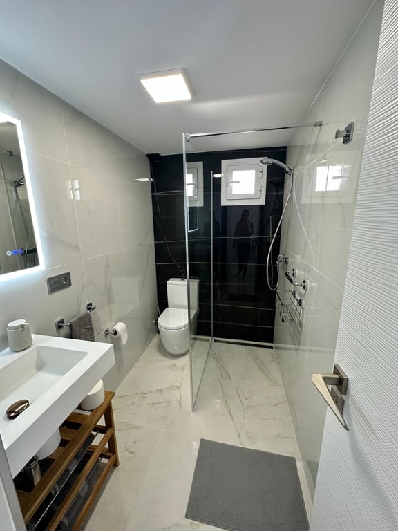 Piso renovado de 2 dormitorios en el centro de Denia - 9