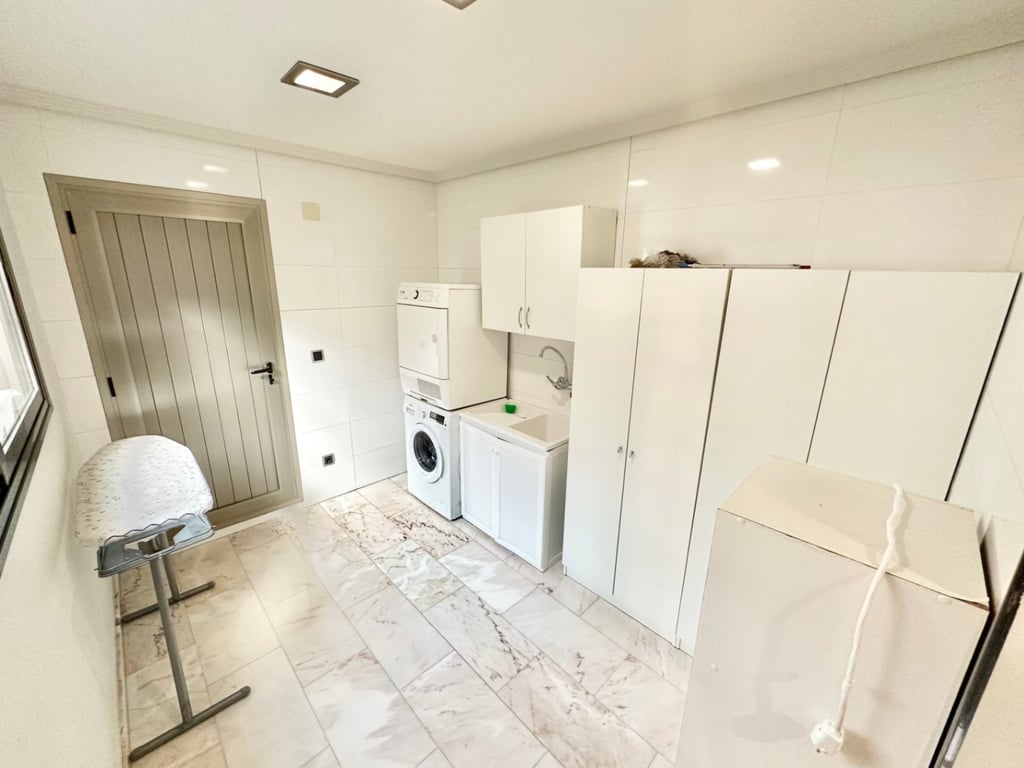 Espai, Llum i Disseny en una Casa Única a Pego - 32