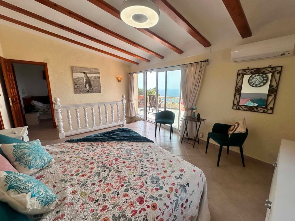 5-bed Villa in Jávea photo 10
