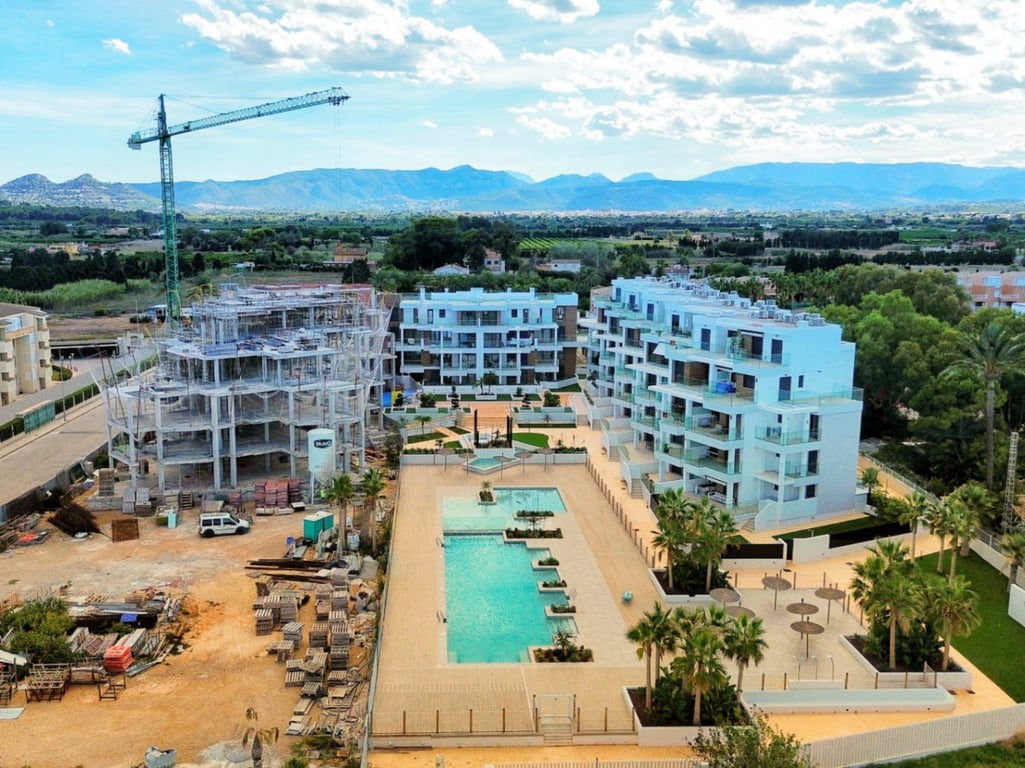 Apartamento de obra nueva en primera línea en playa en Dénia - 2
