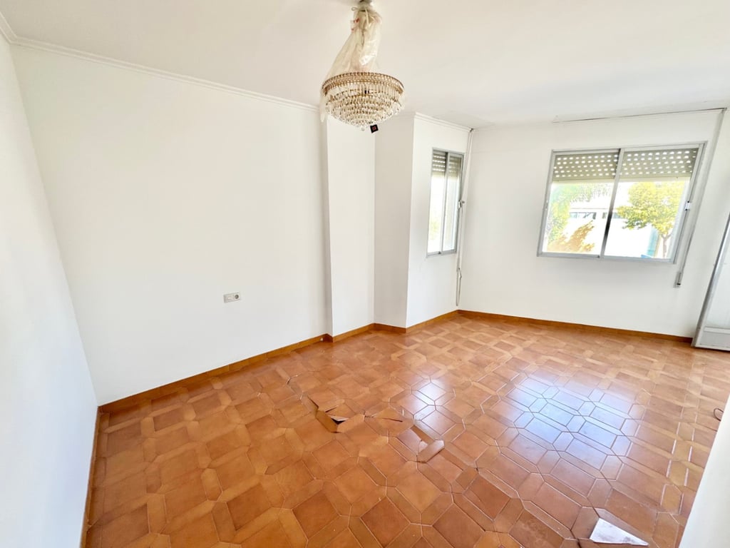 Oportunitat: Edifici amb Jardí de 180 m² i Terrassa amb Vistes al Mar - 19