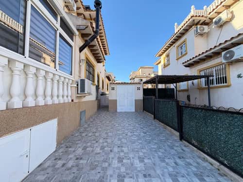 Rijwoning met 2 slaapkamers in Orihuela Costa — foto 8