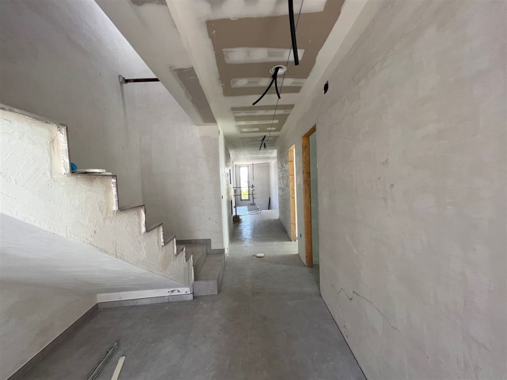 Property #RH20909 - 13