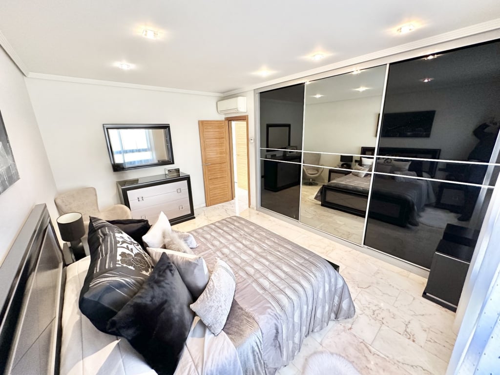 Espai, Llum i Disseny en una Casa Única a Pego - 29