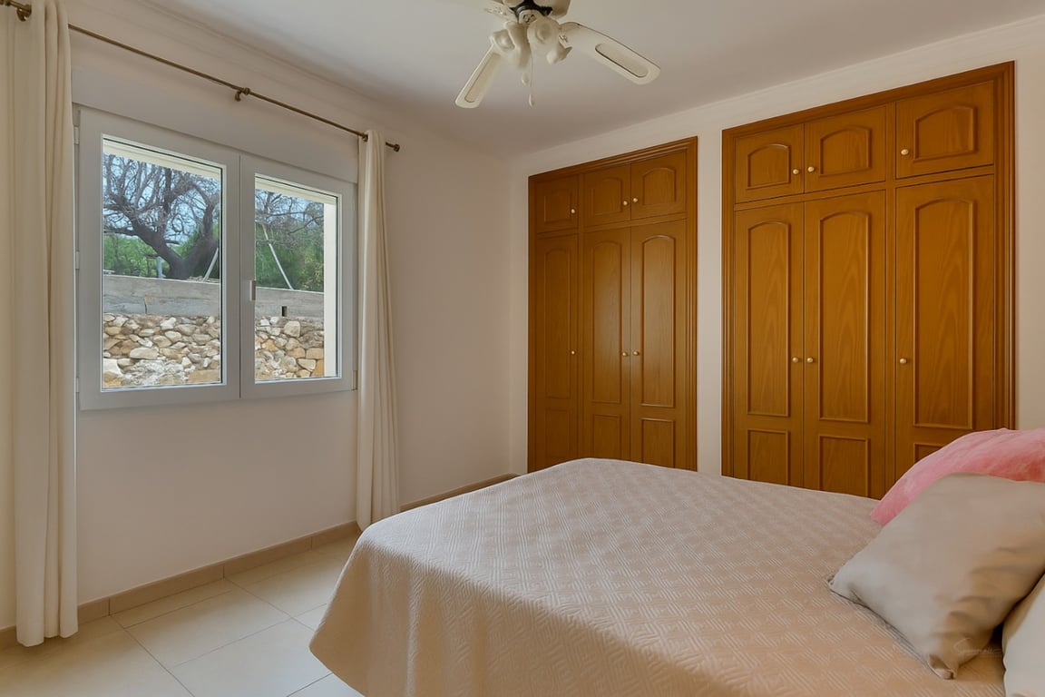 Villa con vistas abiertas en zona tranquila próxima al centro del pueblo de Jávea - 25