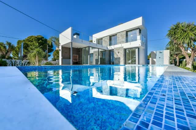 Villa in Calpe/Calp, 4-bed, 450m²