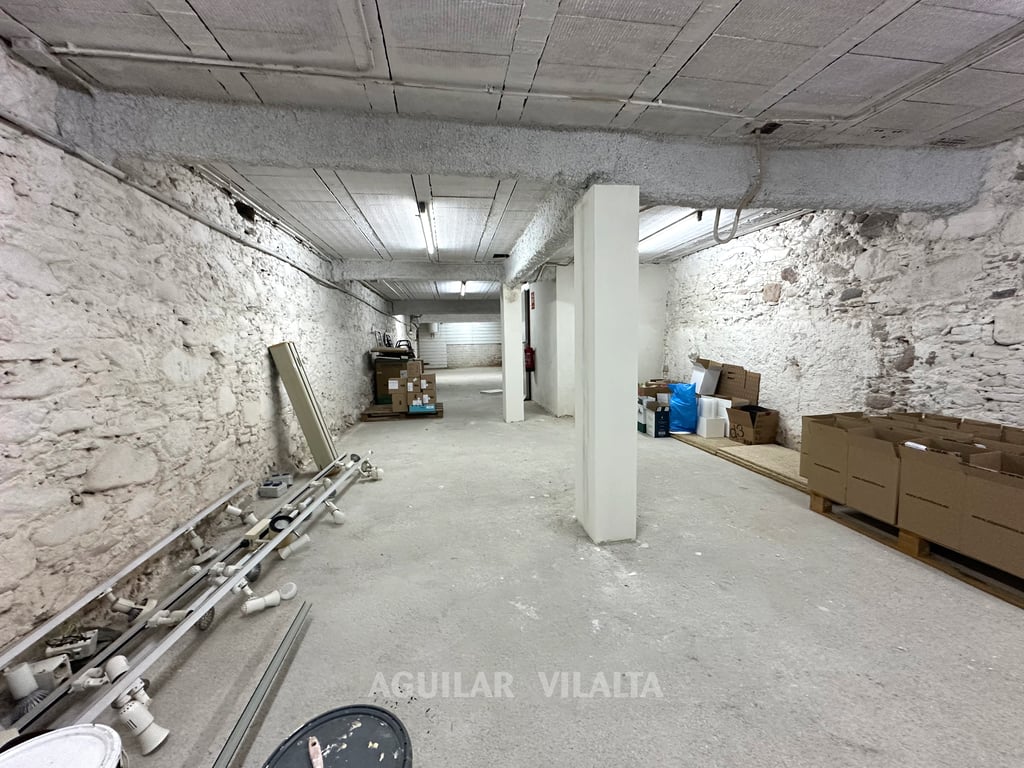Bodega con degustación en traspaso en el centro - 15