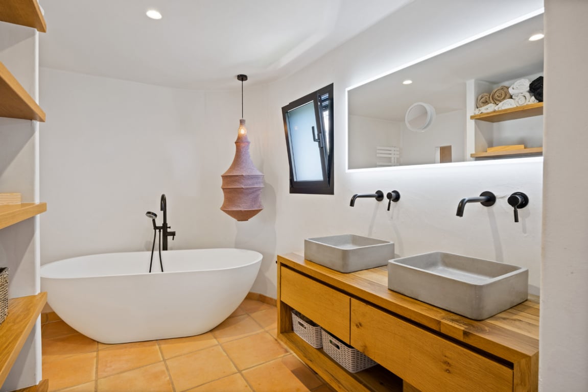 Villa reformada en la zona del montgo con casa independiente para invitados - 16