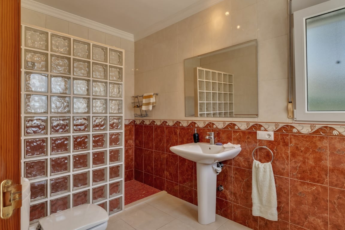 Villa con vistas abiertas en zona tranquila próxima al centro del pueblo de Jávea - 22