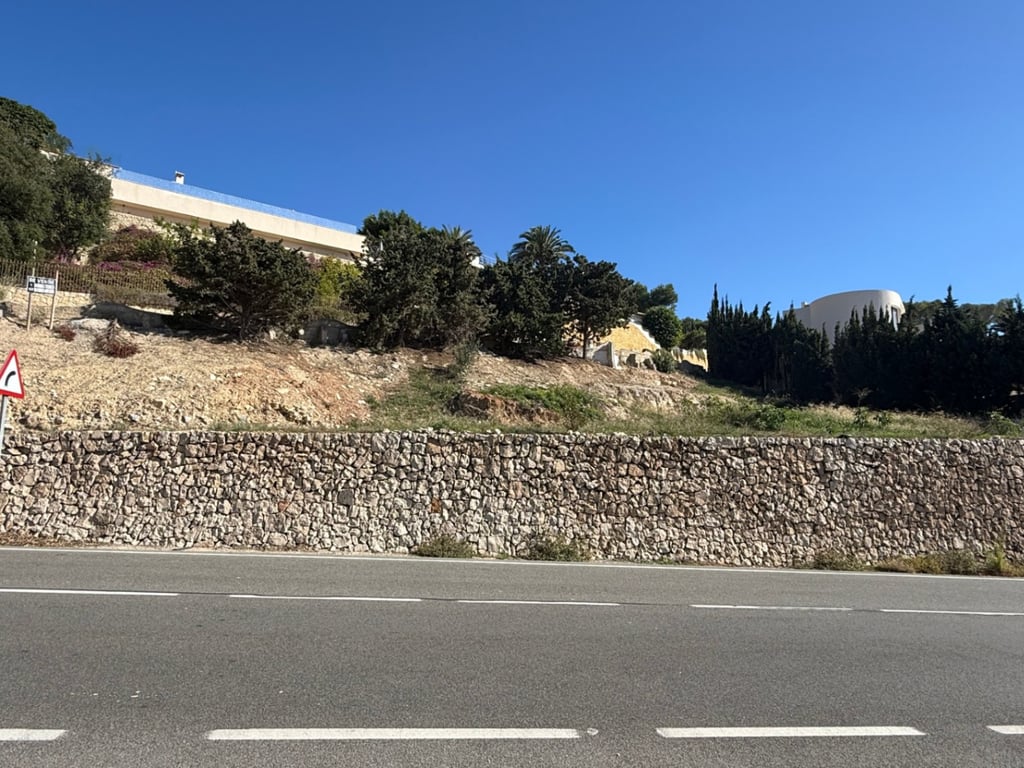 Amplia parcela con vistas al mar en venta en Benissa - 5