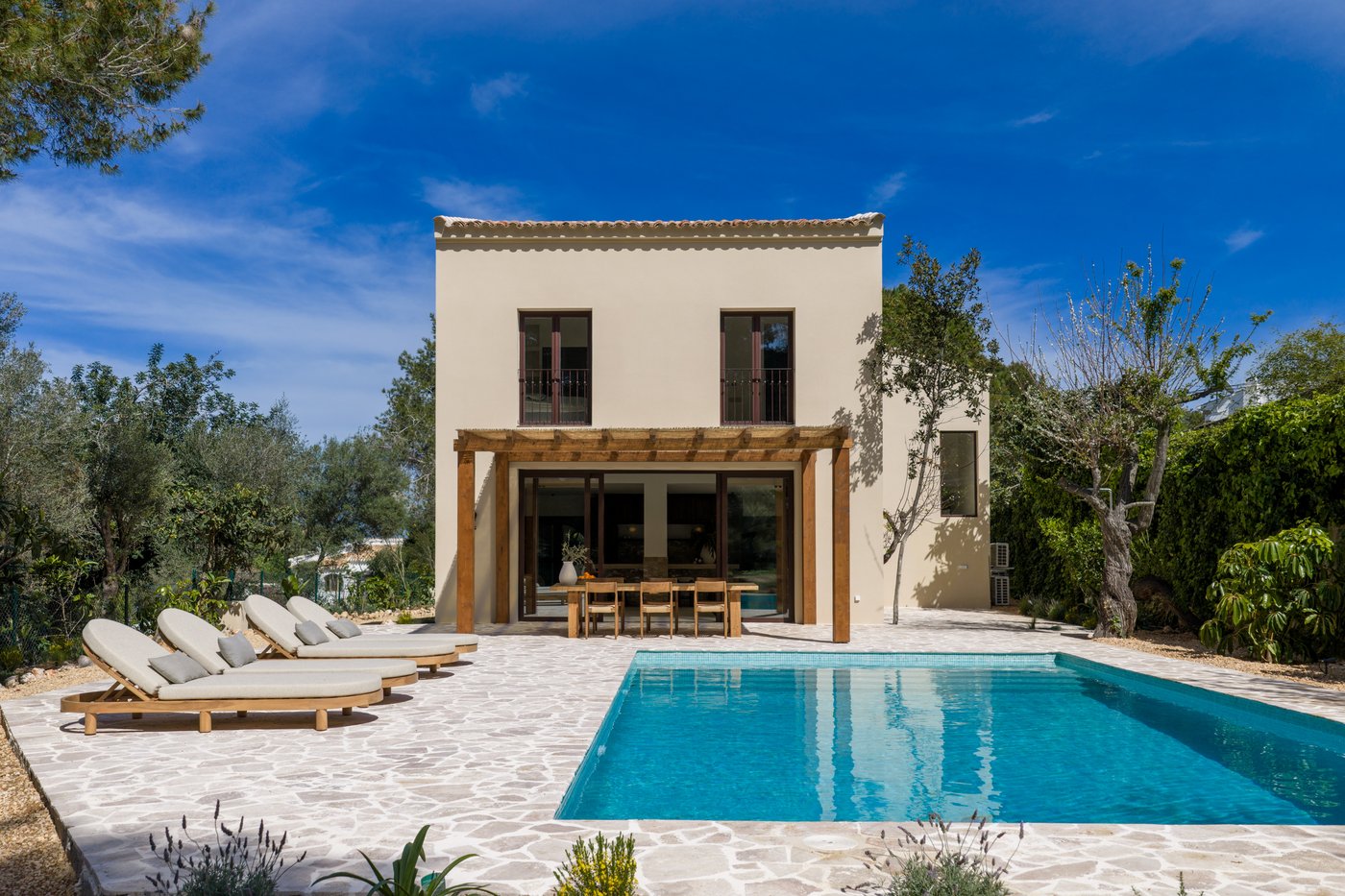 Cap Martí — Villa Mediterránea Reformada en Jávea · 5 Dorm · 3 Baños · Piscina