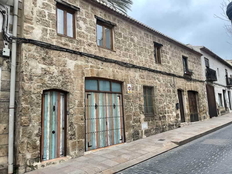 Historisch herenhuis met patio en zwembad in Jávea