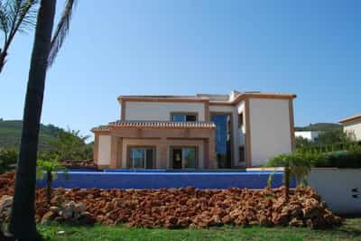Property #AD 409