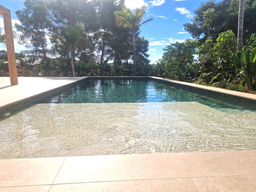 Elegancia, innovación y privacidad en esta villa de lujo en venta con certificación A++. - 17