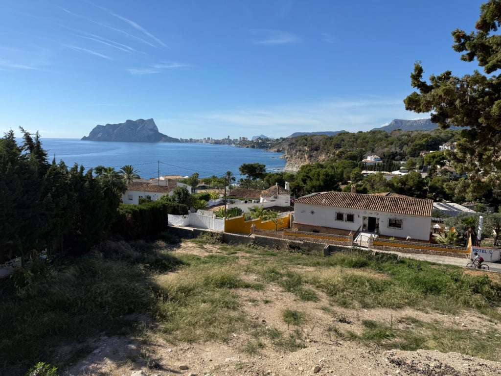 Amplia parcela con vistas al mar en venta en Benissa - 6