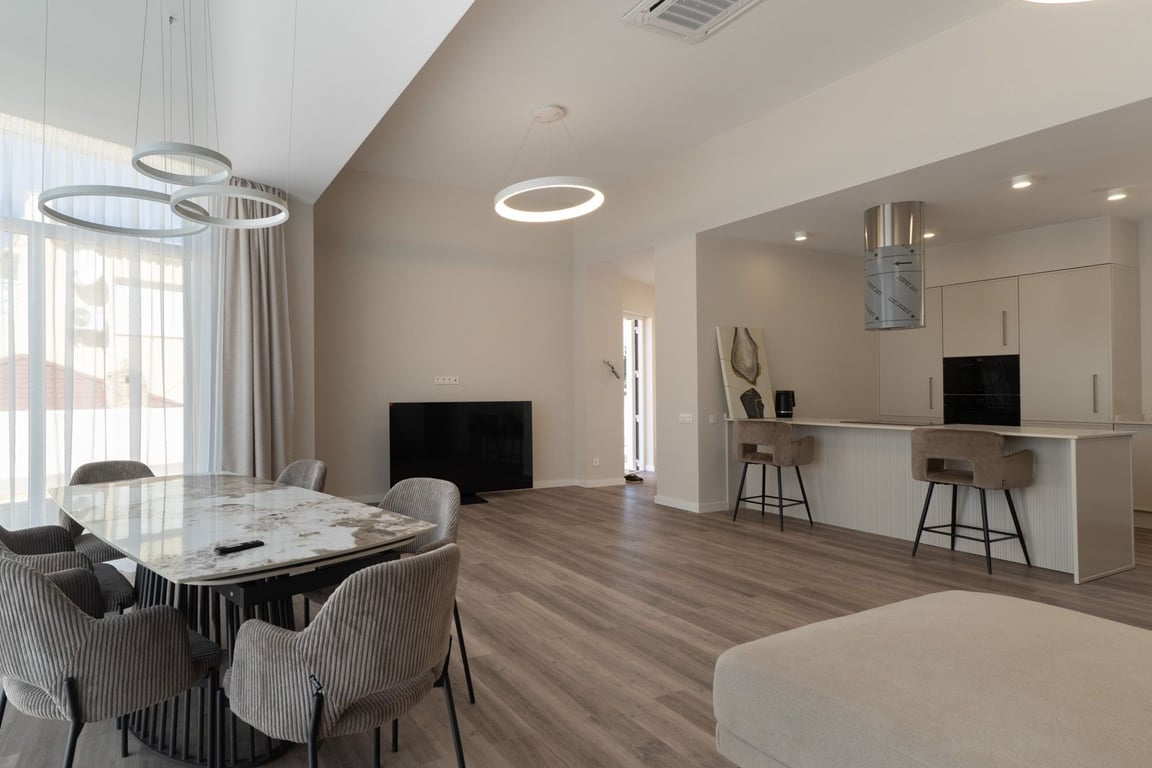 Property #RH21400 - 10