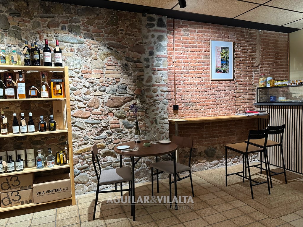 Bodega con degustación en traspaso en el centro - 9