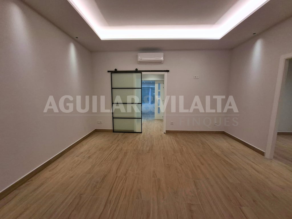Planta baja totalmente reformada en el centro - 22