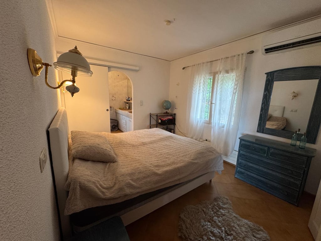 Chalet en venta en Denia, Zona Montgó: 4 habitaciones, piscina privada - 25