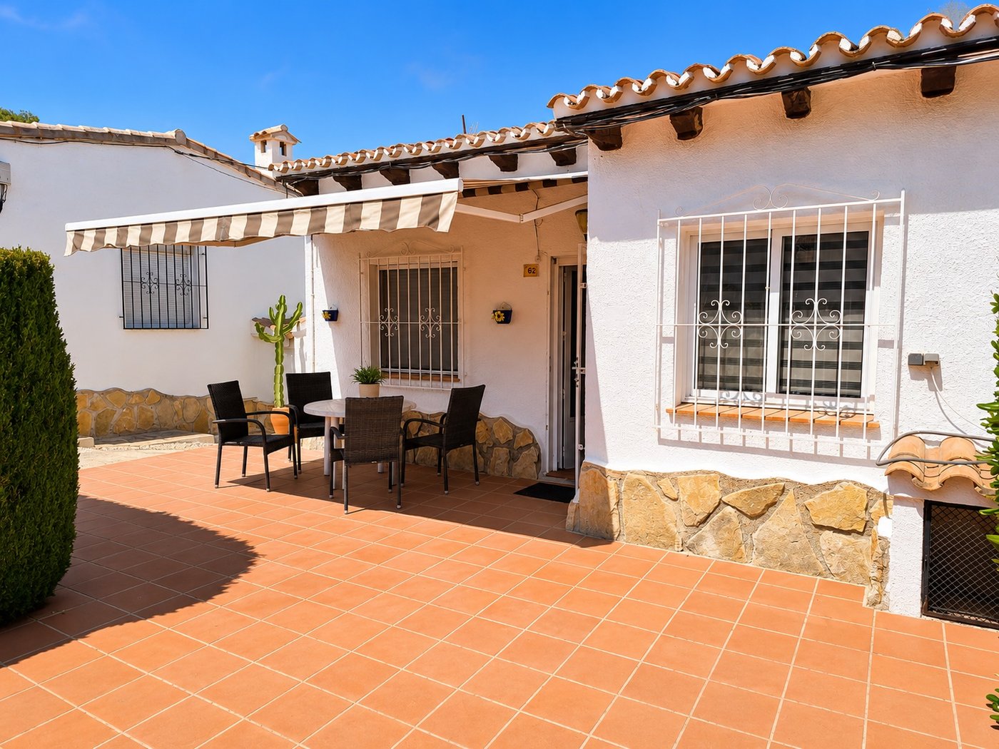 South-facing Corner Townhouse with Terraces in Moraira Park — €329,000