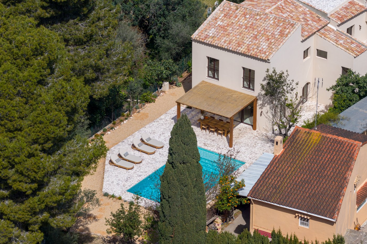 Cap Martí — Villa Mediterránea Reformada en Jávea · 5 Dorm · 3 Baños · Piscina