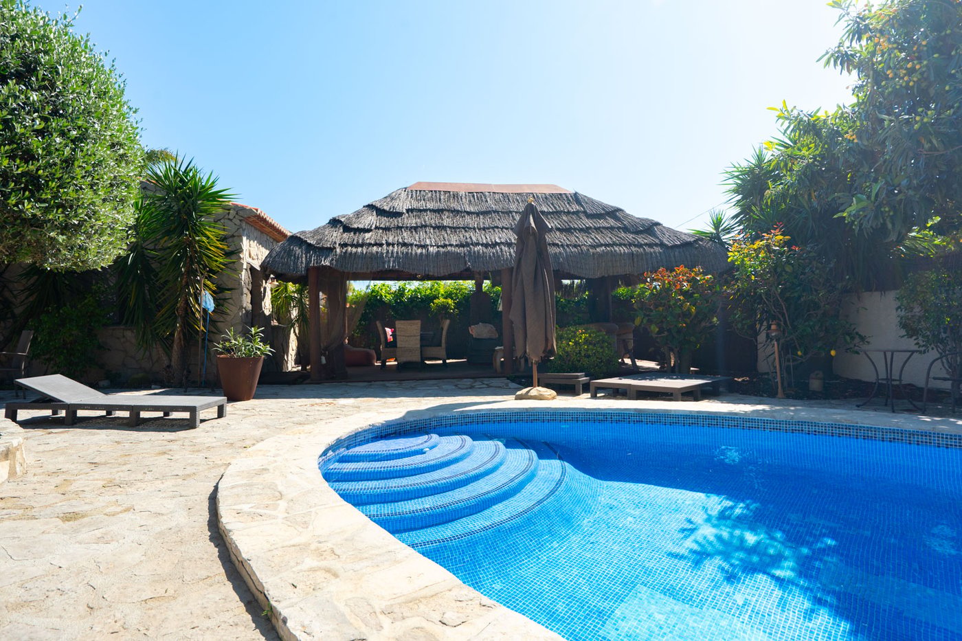 Charming rustic villa with guest house and pool in Jávea