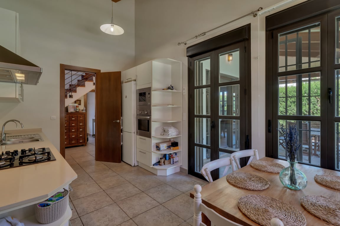 Impresionante Villa a la venta en Jávea, con piscina interior y exterior - 25