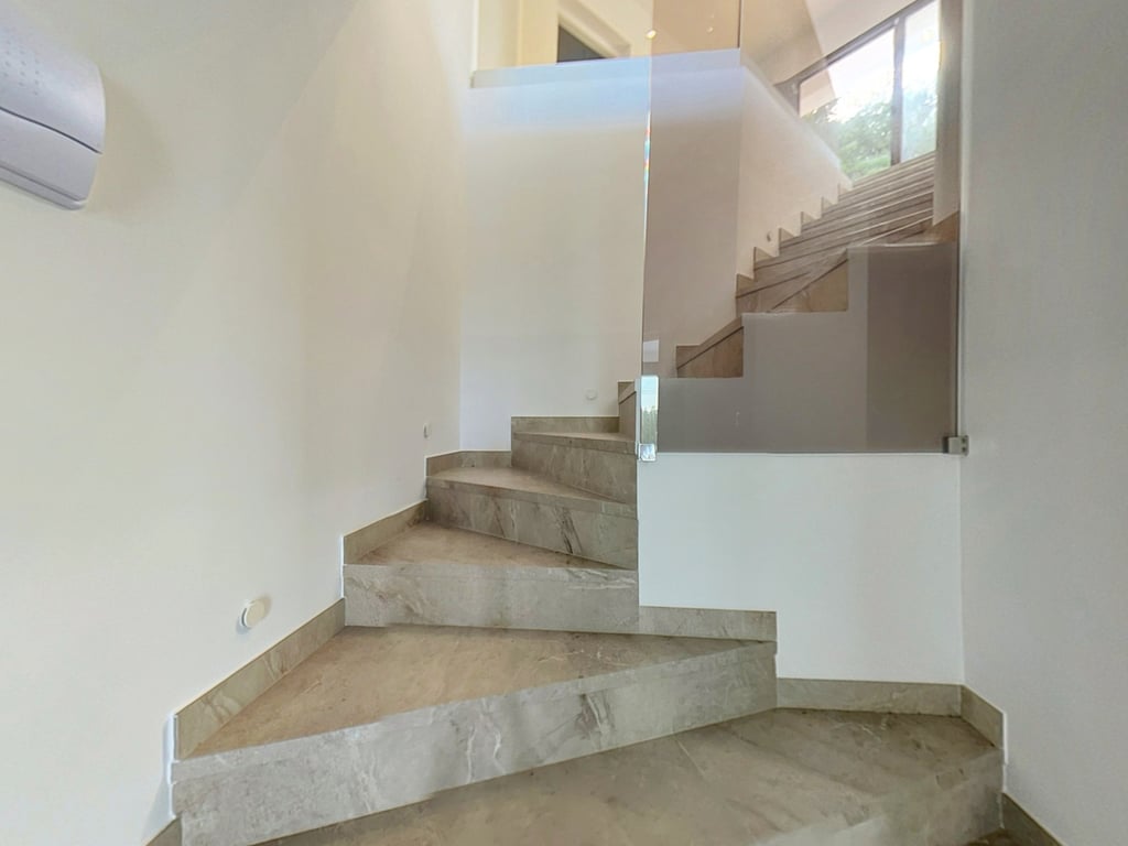 Vila de luxe a la venda a Denia amb vistes al mar i al Montgó - 7