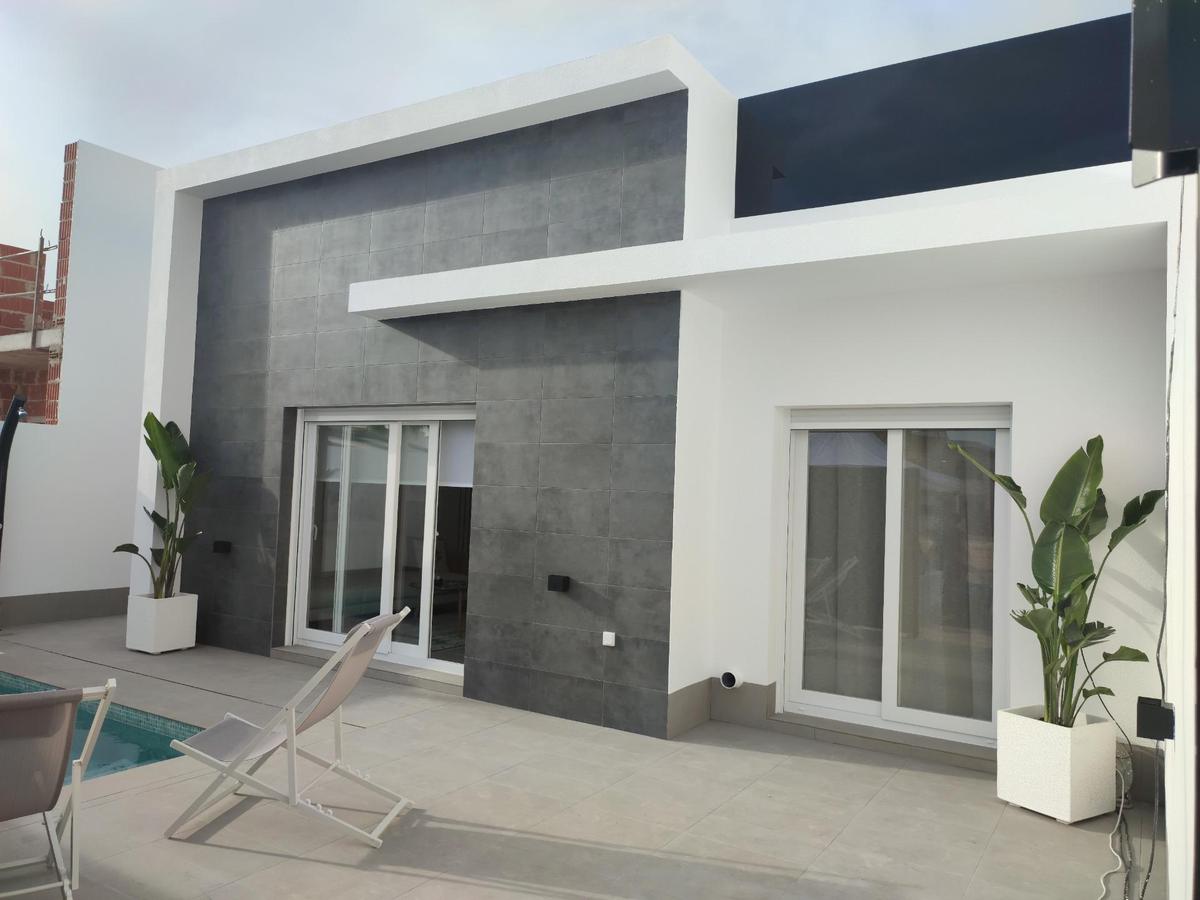 Halfvrijstaande nieuwbouwwoning met privézwembad en solarium in Balsicas, Torre Pacheco