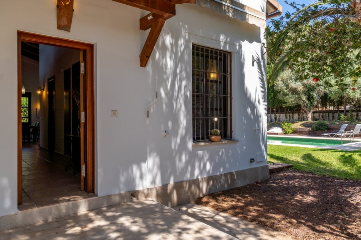 Impresionante Villa a la venta en Jávea, con piscina interior y exterior - 23