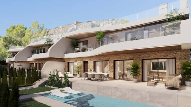 3-bed semi-detached house in Peguera, 425m²