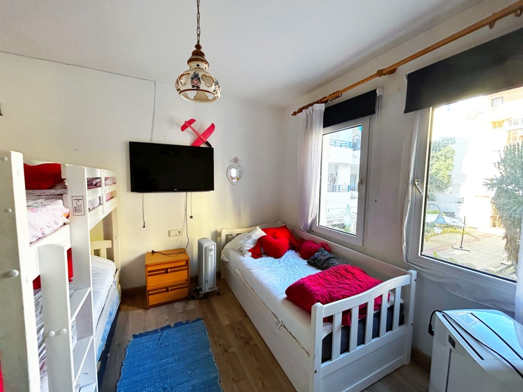 pis de centre amb llicència turística a la Plaça de l'Església de Moraira, al costat del port i la platja - 5