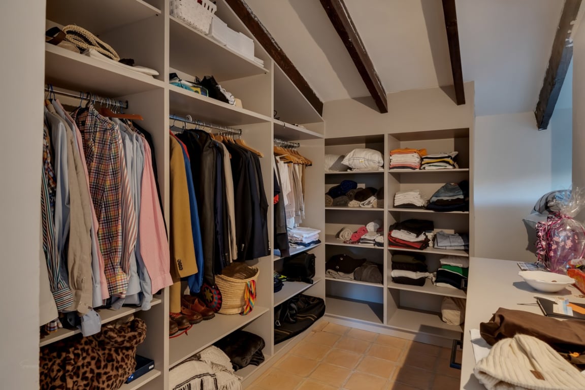 Exclusiva finca completamente reformada con gran parcela de 11.367 m2 - 25