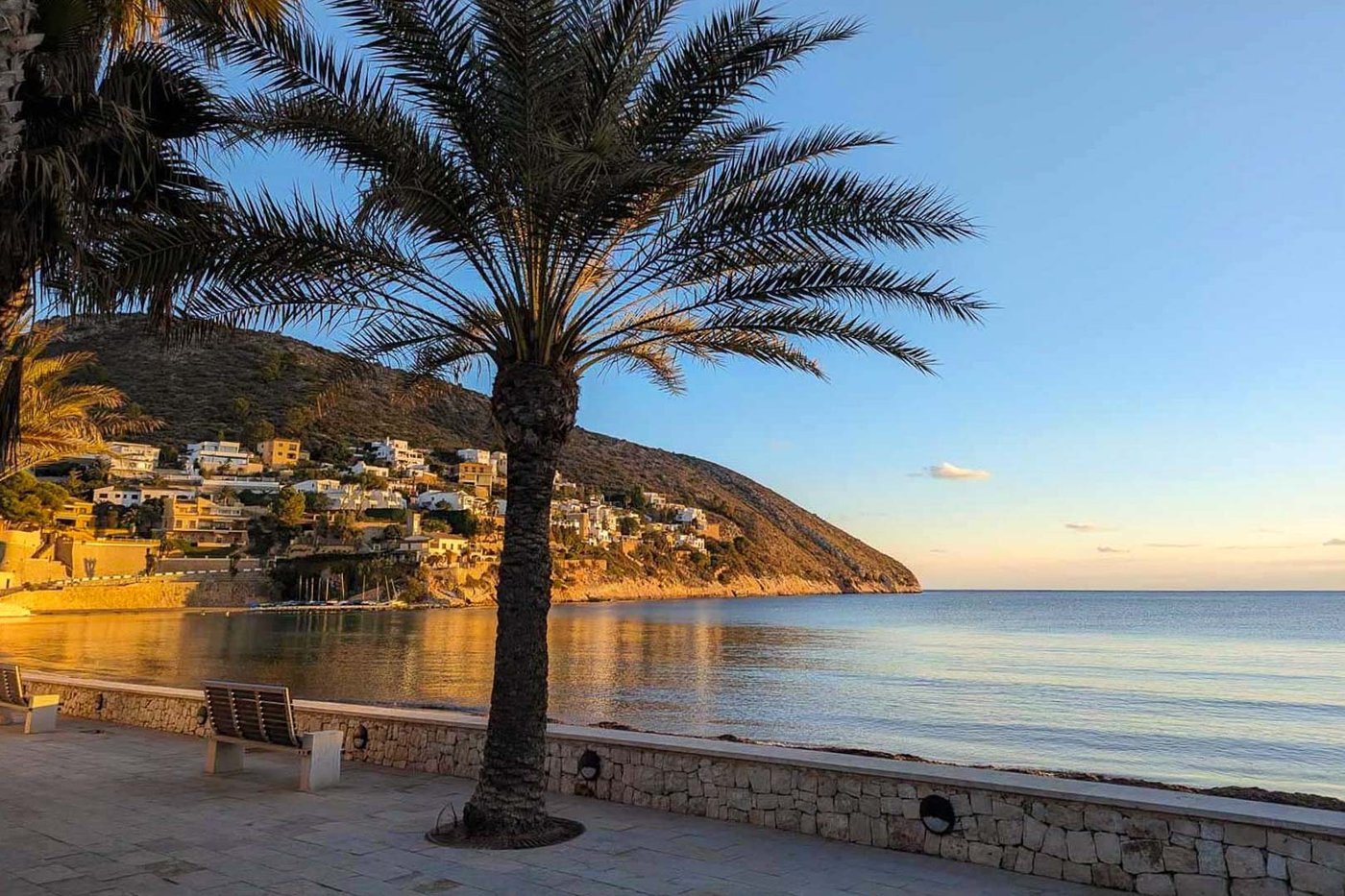 Villa moderna con vistas panorámicas al mar en El Tesoro, Moraira — €2.300.000
