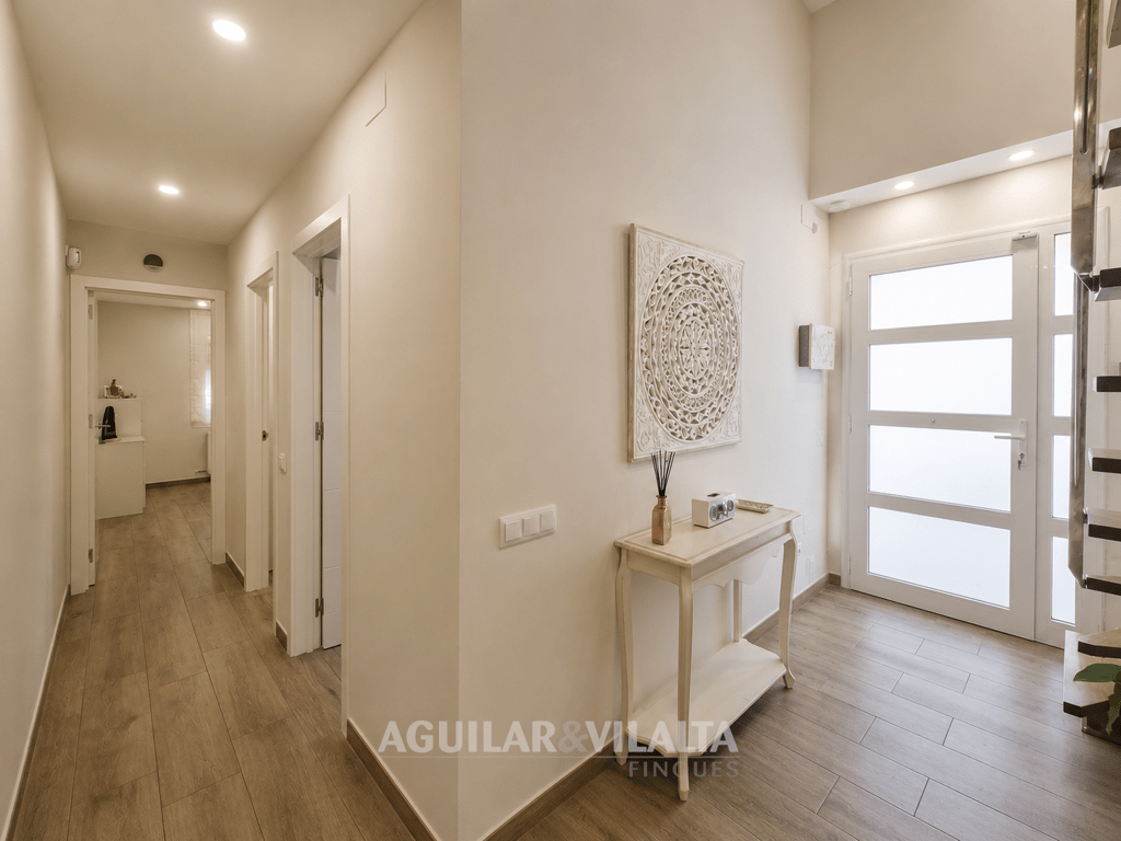 CASA UNFIMILIAR - 23