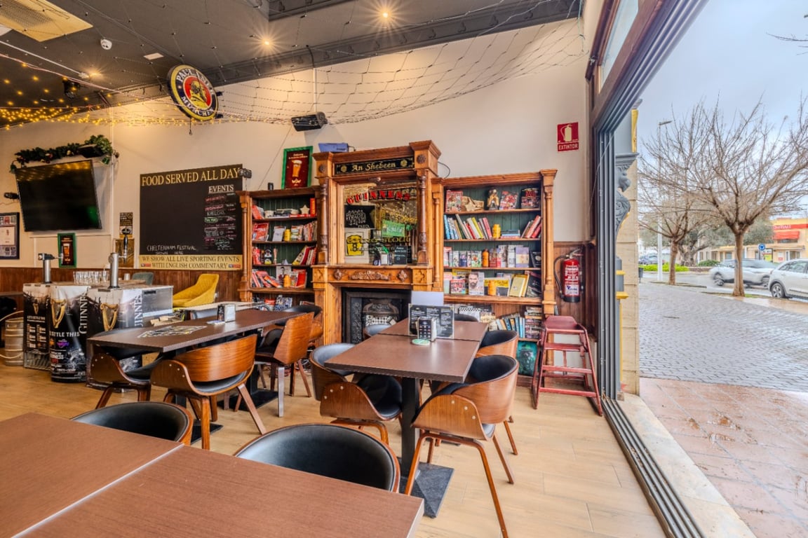 Traspaso de Pub con perfecta ubicación el Arenal de Jávea - 48