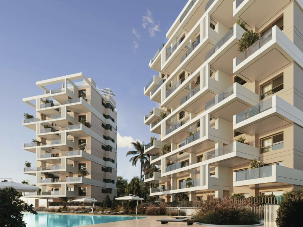 Modern 3-bed apartment with terrace near Levante Beach — terrace