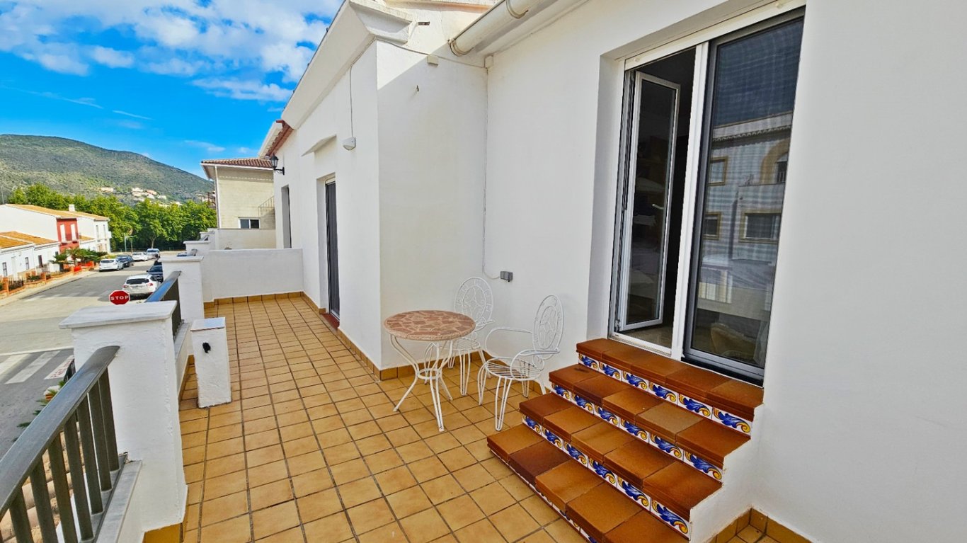 Casa de poble a Pego amb un gran pati - 21