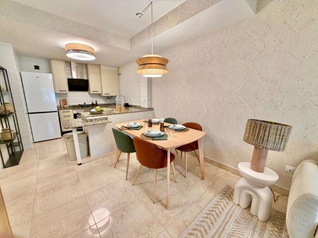 Apartamento reformado de 1 dormitorio en Denia con piscina comunitaria - 3