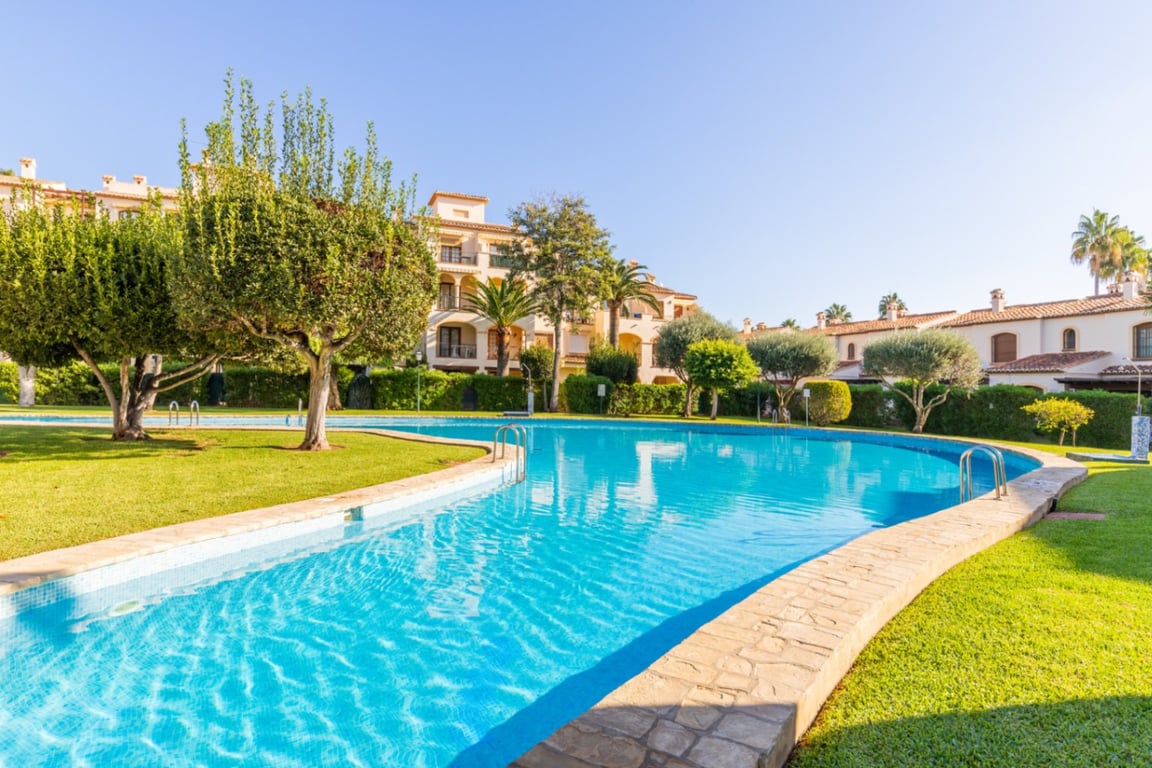 Casa adossada renovada al complex més desitjat de Javea - 23