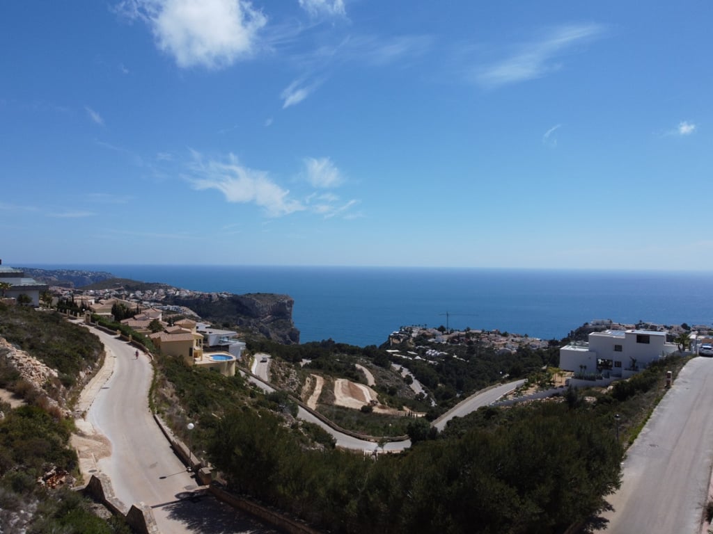 VILLA ISEO: Luxet contemporani de dues plantes | Vida sensorial a primera línia de mar  Piscina infinita - 13