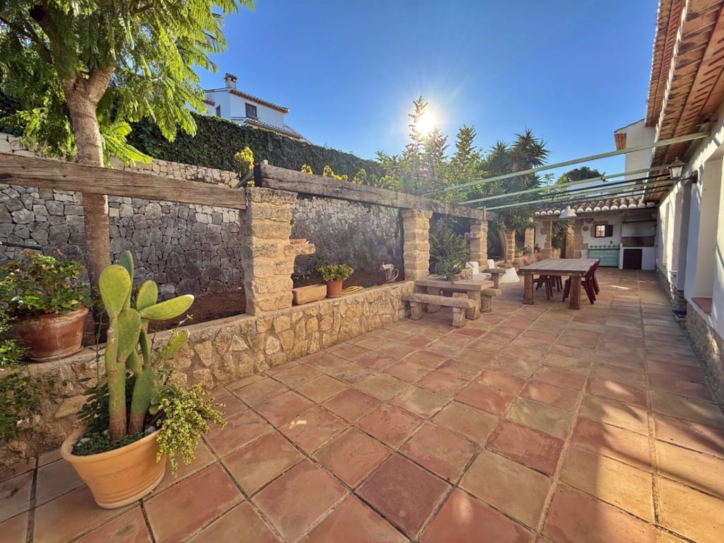 DHJV329 - Verkoop. Villa in Javea