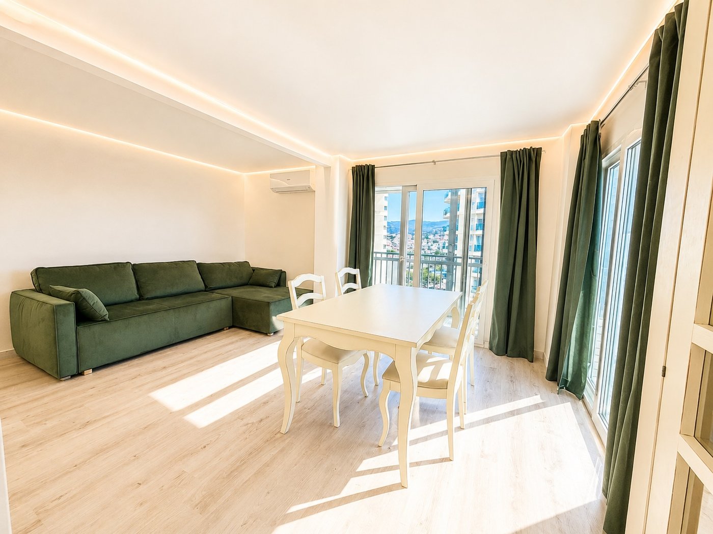 Top-floor renovated apartment in Miramar, Calpe — sea views & terrace