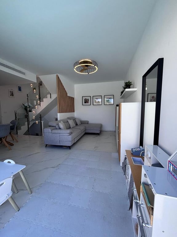 Property #RH21342 - 18